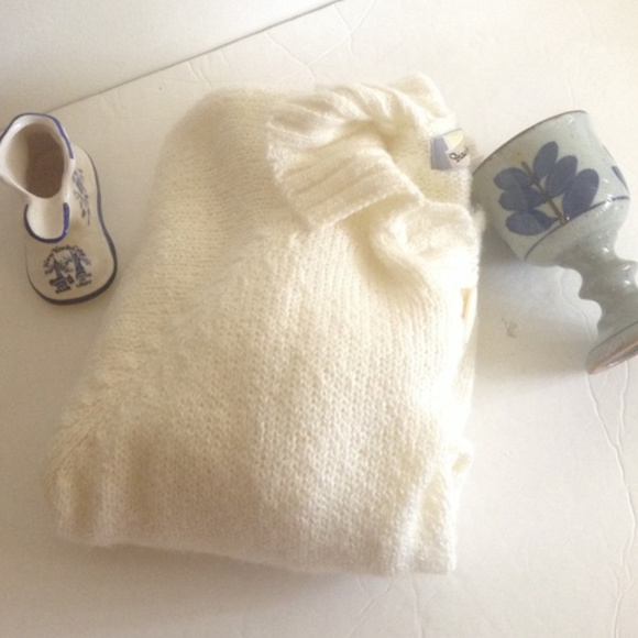 Diane Von Furstenberg Ivory Vintage Sweater, Winter, Warm, Pullover - Picture 2 of 6